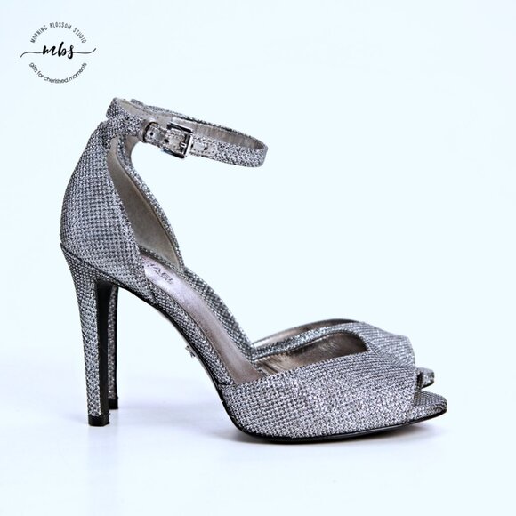 Michael Kors Cambria Open Toe Ankle Strap Metallic Heels Silver Women 5.5 - Picture 1 of 13